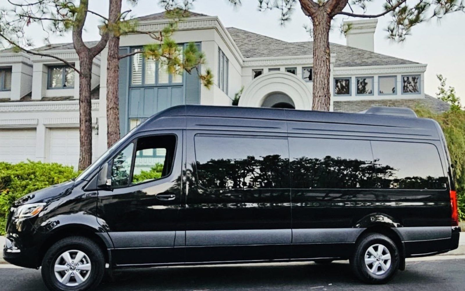 Prolux Auto Group | Hollywood, CA